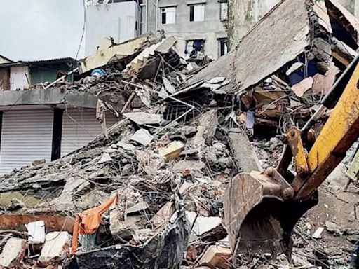 Navi Mumbai crash: Building started shaking after additional construction, say residents | Mumbai News - Times of India