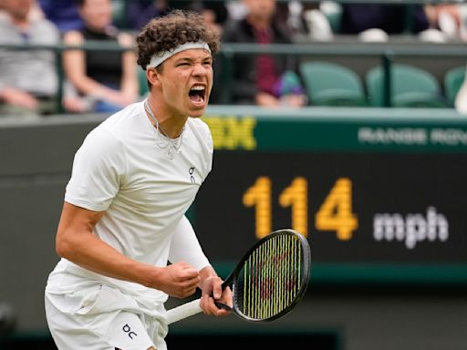 Ben Shelton wins another 5-setter to match Dad at Wimbledon: 'We're back, Big Dog!'