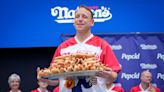 Expulsan a Joey Chestnut de la competencia anual de Hot Dogs en Nueva York - El Diario NY