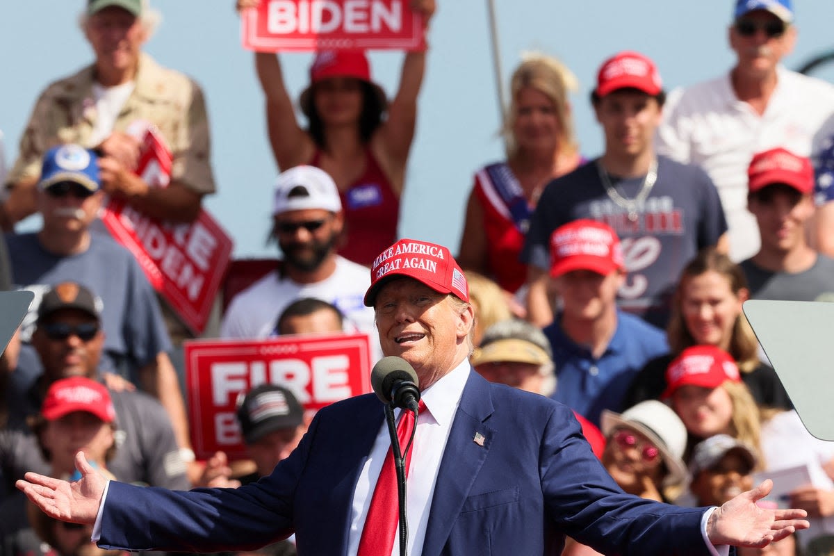 Trump stumbles over his words at Wisconsin rally after starting 30 minutes late: Live updates