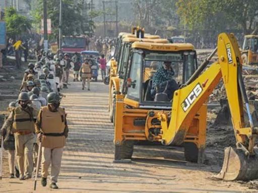 Supreme Court issues notice to Assam Govt on plea against demolition drive, orders status quo