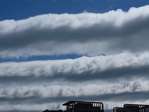 鄭明典曝台北驚現層積雲！網：傳說中的地震雲