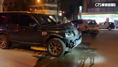 台中深夜休旅車連環撞 毀損7機車1計程車