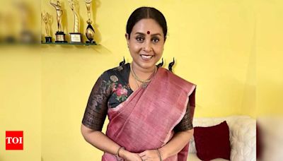 Saranya Ponvannan to grace the upcoming episode of 'Cooku With Comali 5' - Times of India