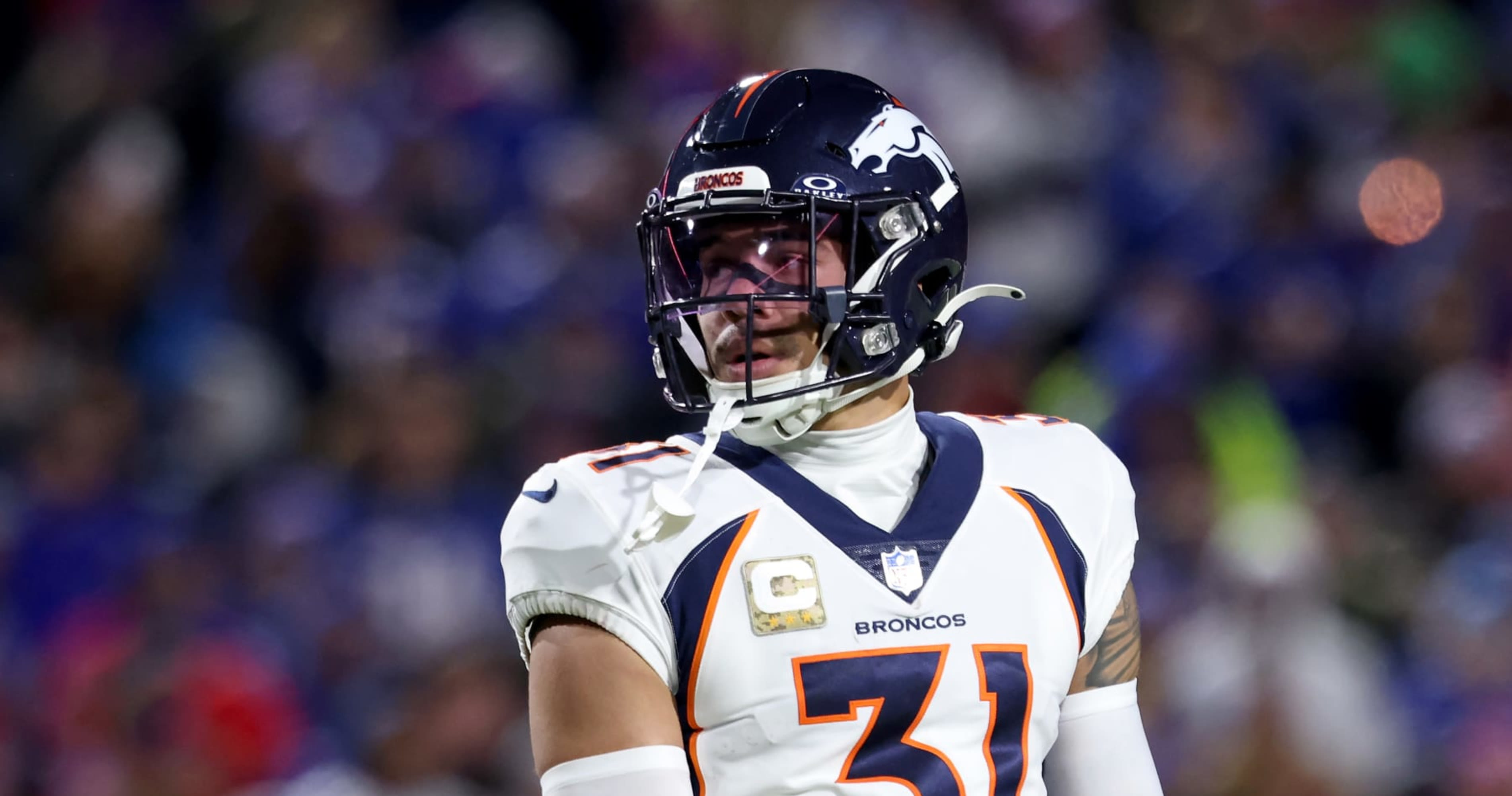 Ideal 2024 Draft Scenarios for NFL's Top Remaining Free Agents