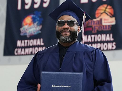 Khalid El-Amin completes UConn journey, earns degree with Cam Spencer, Tristen Newton, Andrew Hurley