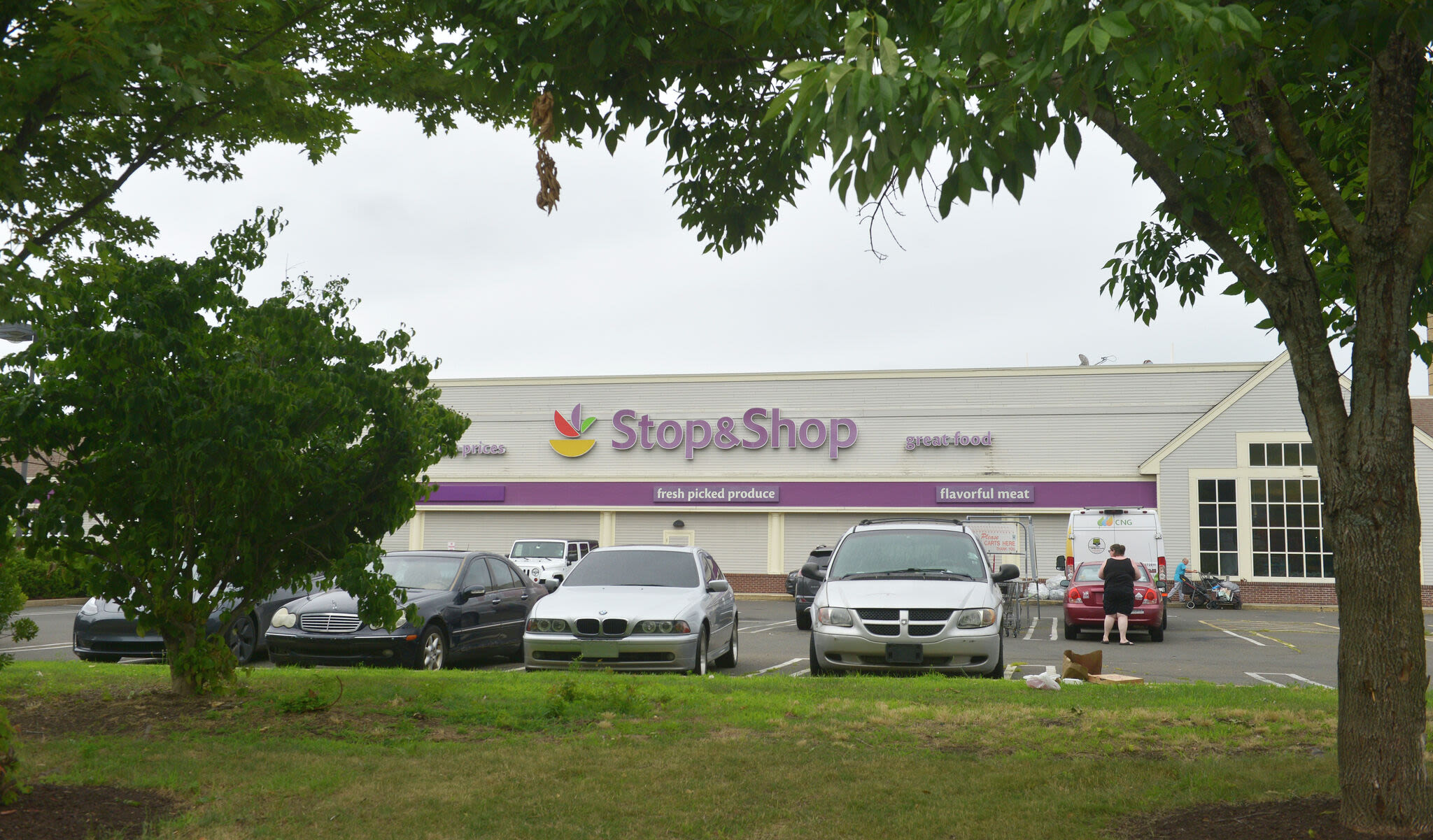 Stop & Shop reopens delis at CT locations after 2nd closure in 5 days to remove Boar's Head products