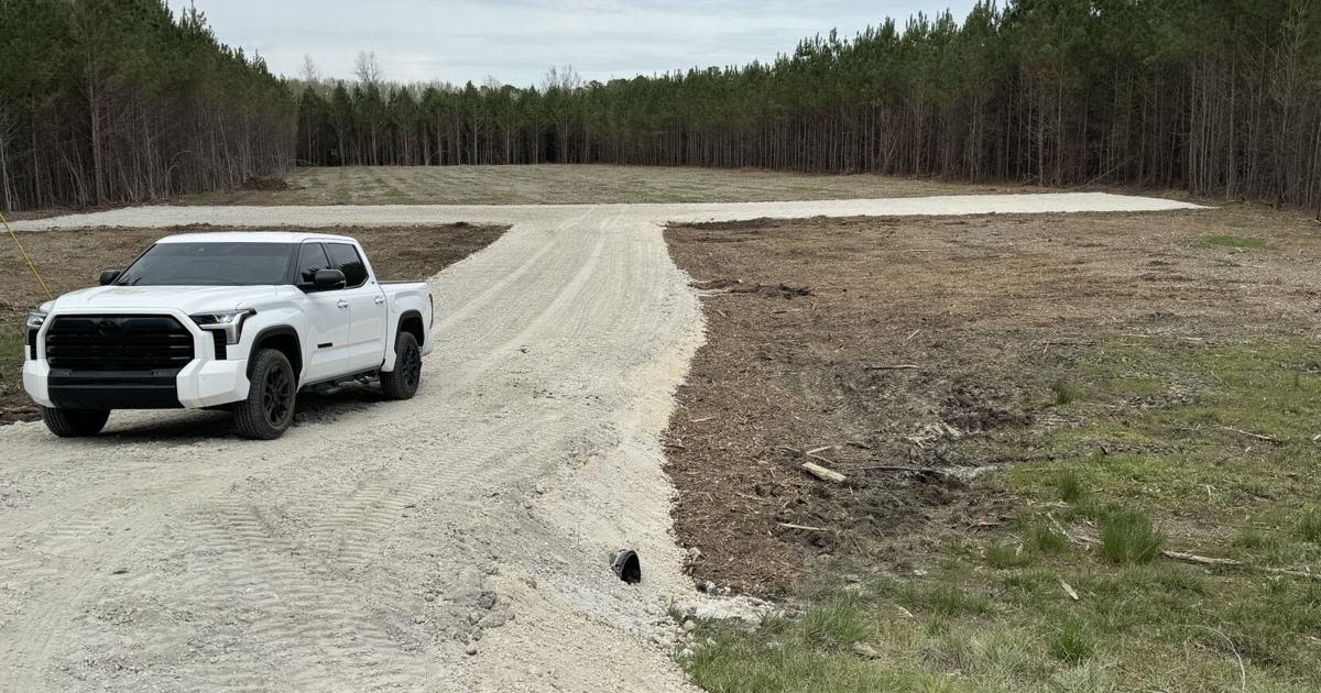 New shooting range in Craven County prompts resident to address commissioners. Range owner standing firm