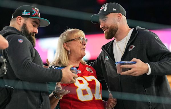 Jason and Travis Kelce's parents agreed to postpone their divorce until after their sons finished college