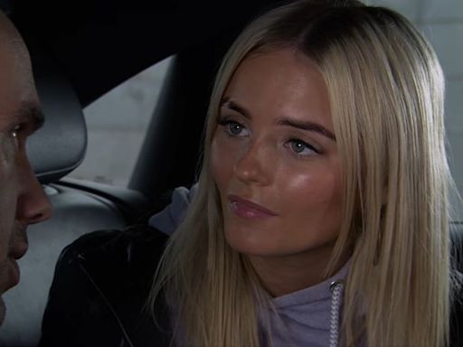 Coronation Street fans spot Kelly Neelan 'return' two years after exit after spotting 'double'