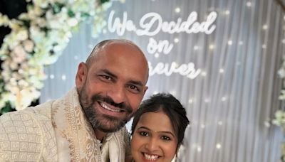 National Award-winning Director Sameer Vidwans Marries Long-time Partner Juilee Sonalkar - News18