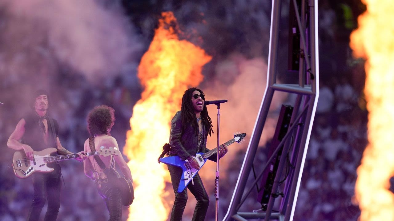 Lenny Kravitz rocks Wembley with pregame show at the Champions League final