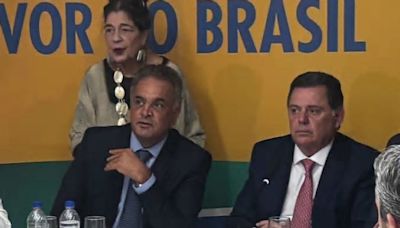 Aécio aponta crescimento do PSDB nas eleições municipais e mira oposição a Lula