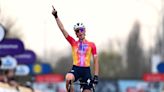 Tour of Flanders ticker: SD Worx with triple threat, Trek Segafredo ready, Pidcock bounces back, Simmons sits out