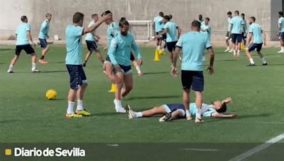 Buen rollo en el Betis antes de enfrentarse al Valencia: la 'patada' de Isco a Fornals