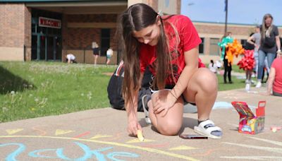 Mount Horeb school looks to healing with chalk art in wake of school shooting