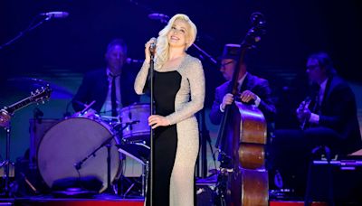 Kellie Pickler Returns to Stage 14 Months After Husband's Death for Patsy Cline Tribute: 'He Is Here with Us Tonight'