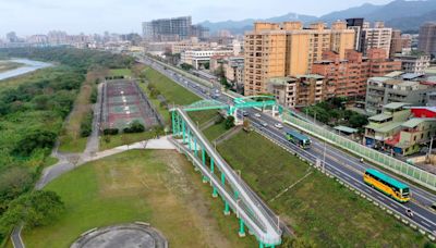 土城擺接堡陸橋設無障礙坡道 串接河濱高灘地安全又順暢