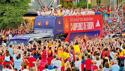 ﻿西班牙勝利巡遊 50萬人慶祝