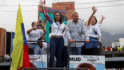 González Urrutia y Machado cerraron su campaña electoral ante miles de seguidores: “Estamos listos para votar, ganar y celebrar”