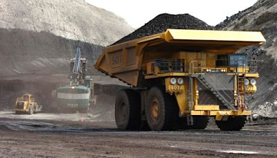 Gordon, Wyoming lawmakers blast BLM decision on Powder River Basin coal leasing