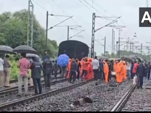 Gujarat good train derails: No injuries; Western Railway claims wagon 're-railed' at Valsad | Latest updates