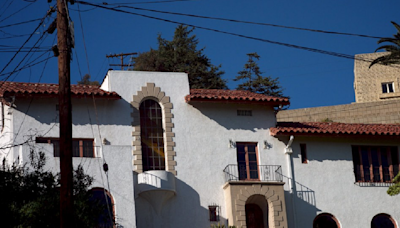 A sombria história da mansão amaldiçoada de US$2,4 milhões em Los Angeles
