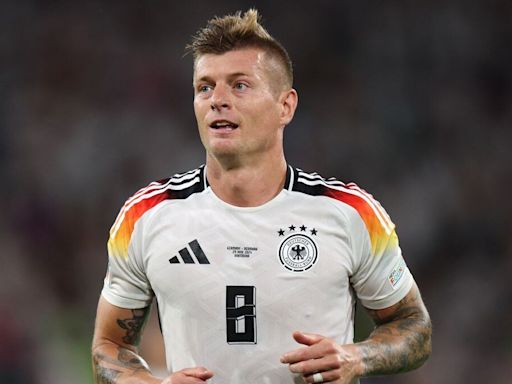 DFB-Star im Podcast „Lanz & Precht“ - „Komplett falsche Richtung“: Toni Kroos besorgt über heutigen Jugendfußball