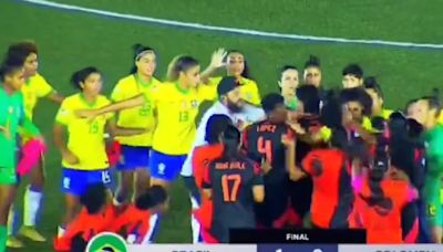 Jugadoras de Colombia y Brasil protagonizan fuerte altercado tras la derrota de la Tricolor