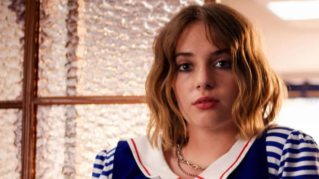 Who Is Maya Hawke Dating? Boyfriend & Relationship History