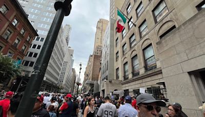 Miles de inmigrantes mexicanos se quedan sin votar en Nueva York por desorden en organización del INE - El Diario NY