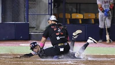 Guerreros sacan la escoba en Cancún