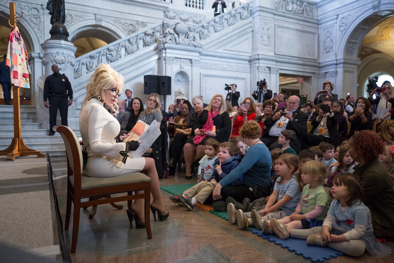 Hello, Dolly! Oregon and Dolly Parton pair up on effort to boost free books for babies, toddlers and preschoolers