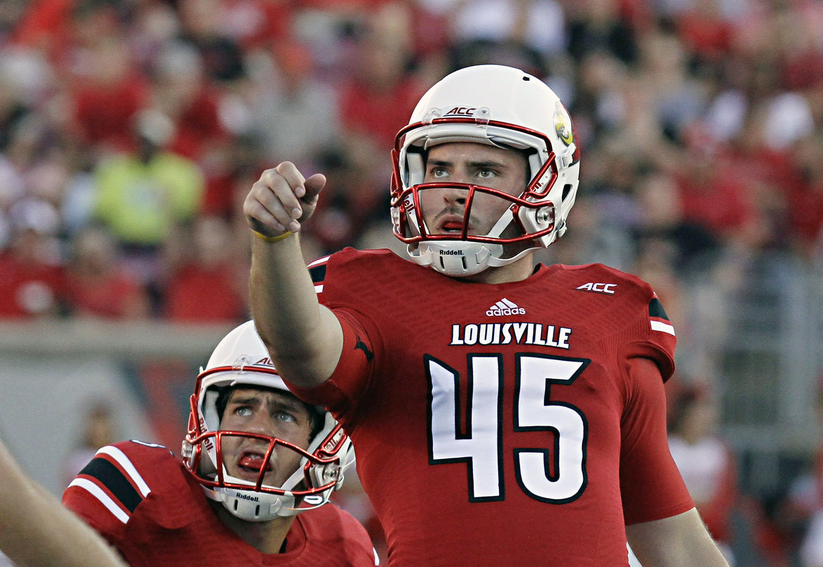 John Wallace, Louisville's career leader in field goals and attempts, dies. His 384 points rank 2nd