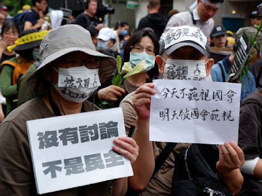 藍白強推爭議法案 港媒體人歎：台灣和香港愈來愈像