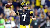 Can Spencer Petras and the Iowa Hawkeyes’ passing offense become passable in 2022?