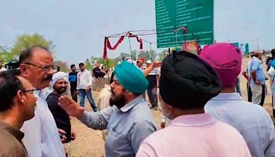 Shambhu locals, shopkeepers protest blocking of highway by protesting farmer unions