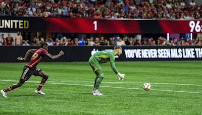 Jamal Thiaré' steals ball from goalkeeper, hits game-winner for Atlanta United