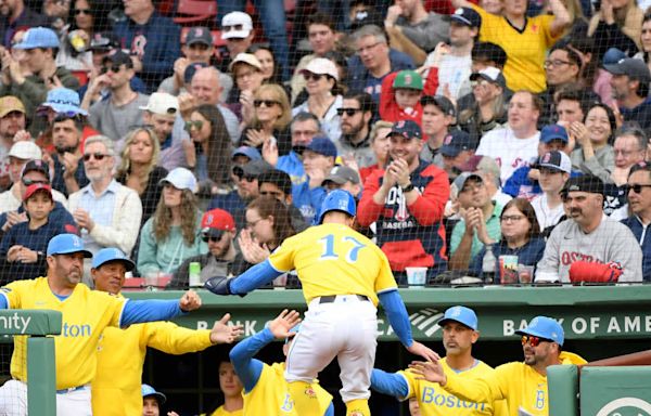 Takeaways: Red Sox beat Cubs 17-0 to even series