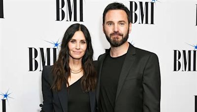 Courteney Cox says partner Johnny McDaid broke up with her 1 minute into couple’s therapy session