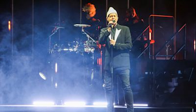 Pet Shop Boys avivan la nostalgia de los 80 en un concierto televisado en el Son do Camiño