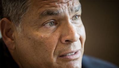 Correa dice que revocatoria de visa a periodista es un "atentado a la libertad de prensa"