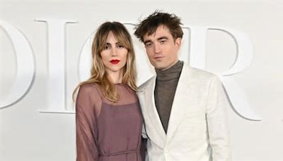 Robert Pattinson è diventato papà! La foto con il passeggino insieme a Suki Waterhouse