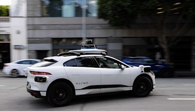 Driverless Waymo car thwarts robbers during police chase