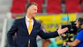 Van Gaal's World Cup with Dutch has hugs, kisses and dancing