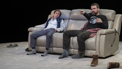 Review: LITTLE BEAR RIDGE ROAD at Steppenwolf Theatre Company