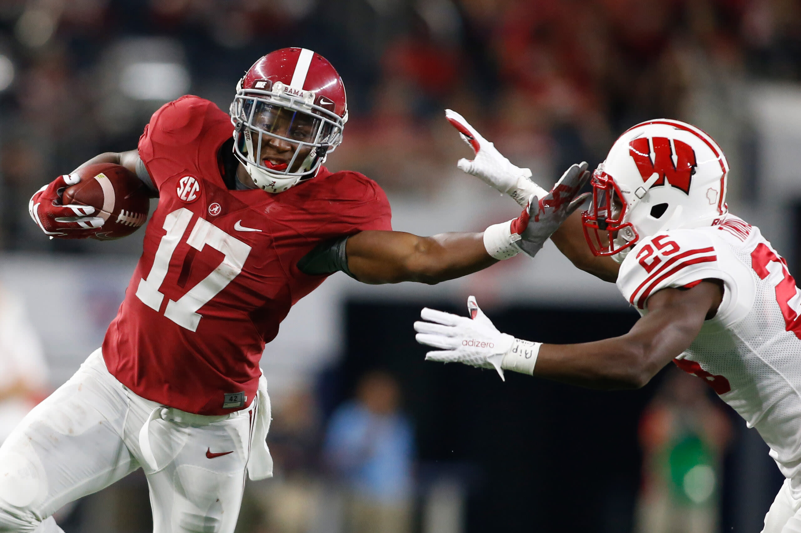 Former Alabama RB Kenyan Drake announces retirement