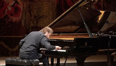 El genial pianista ruso Daniil Trifonov dejó sin aliento al público del Colón, que lo ovacionó tanto que hizo cinco bises