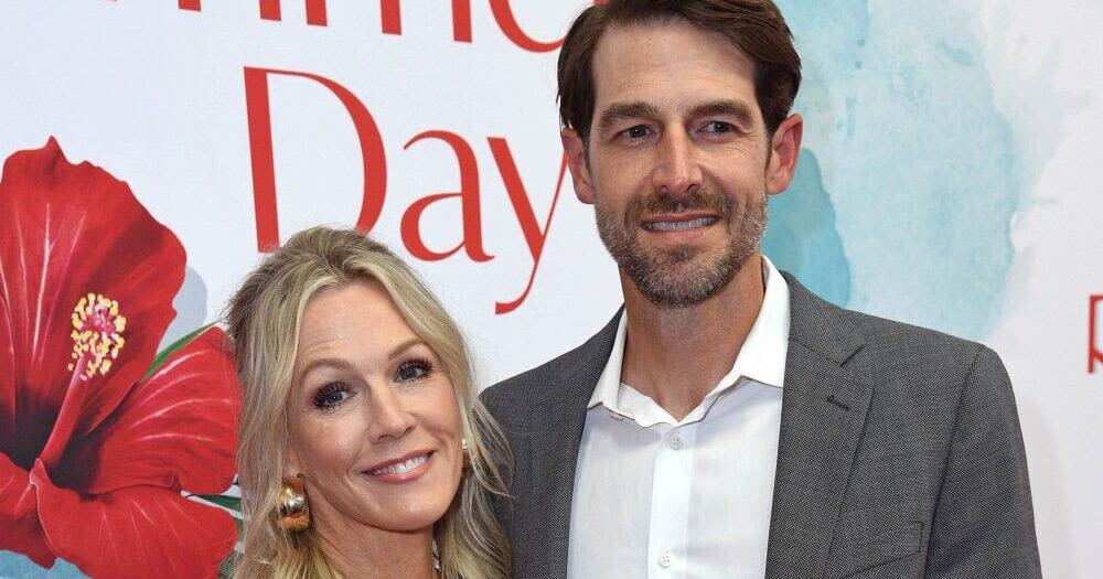 90210 star Jennie Garth reveals why she married a younger man