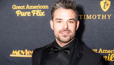 Jesse Hutch Shares Behind-The-Scenes Fun on LITTLE WOMEN'S CHRISTMAS